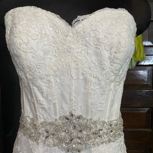 Impression Bridal Gown Size 12. NWT - Picture 2 of 9